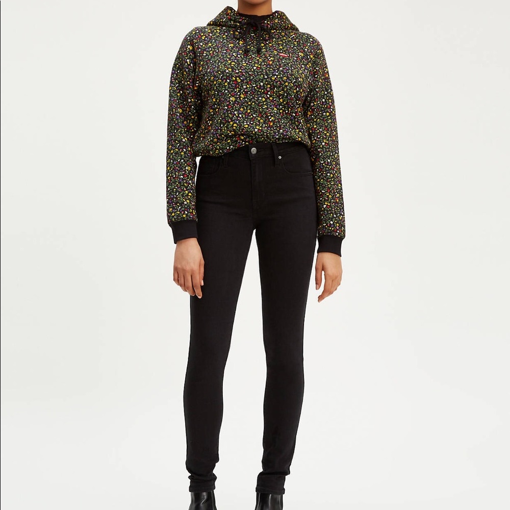 Levis 721 high rise skinny jeans 26